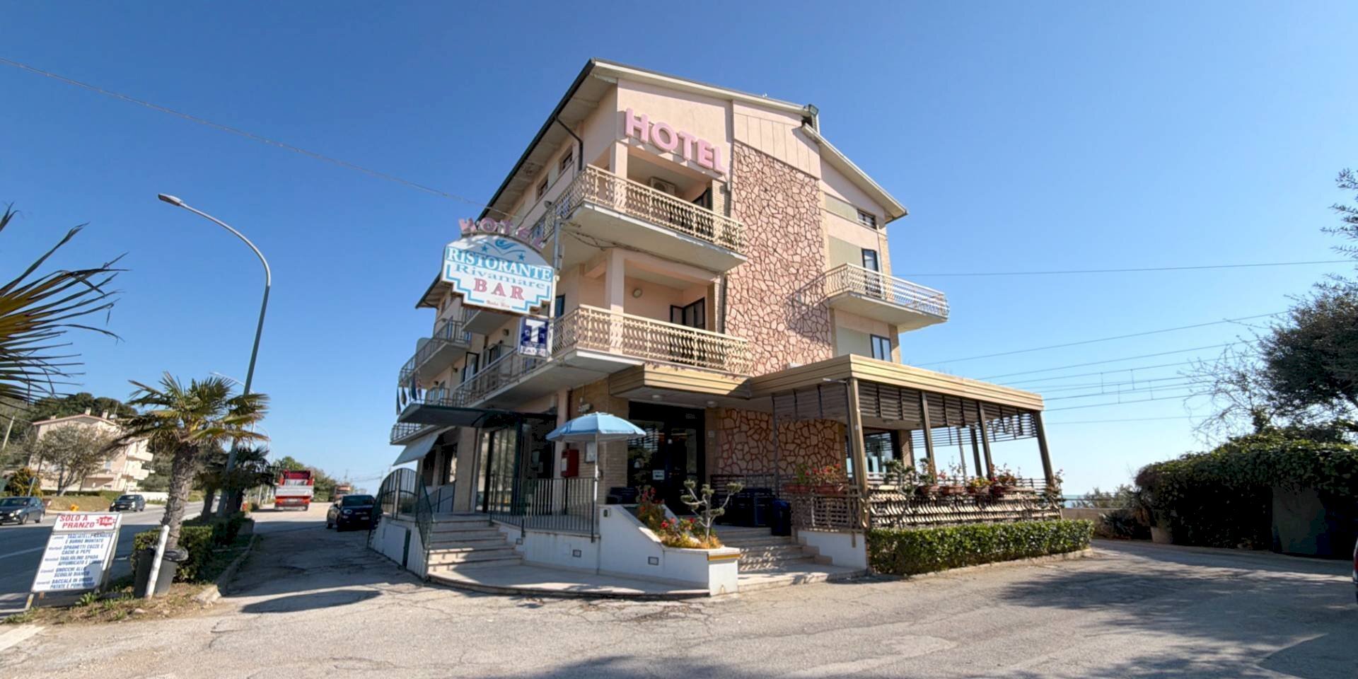 Foto 1 - Hotel Contrada Montecantino
 
59, Massignano - foto 1