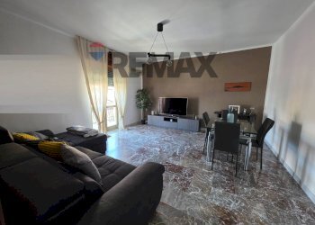 Sala da pranzo - Trilocale via Caserta
 
11, Casoria - foto 5