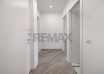 Hall / corridoio - Trilocale Pioltello - foto 17