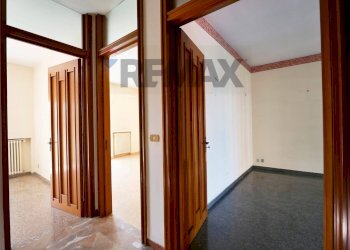Hall / corridoio - Quadrilocale Via Gaetano Salvemini
 
69, Bari - foto 10