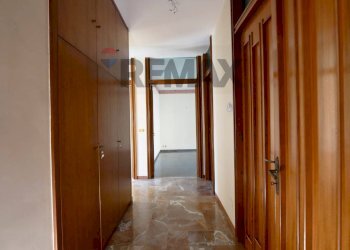 Hall / corridoio - Quadrilocale Via Gaetano Salvemini
 
69, Bari - foto 15