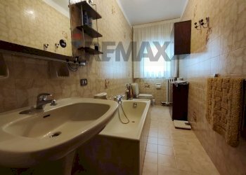 Bagno - Four-room apartment Via Cristoforo Colombo
 
34, Mola di Bari - photo 8