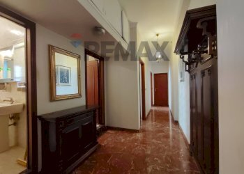 Hall / corridoio - Four-room apartment Via Cristoforo Colombo
 
34, Mola di Bari - photo 10