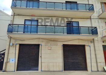 Edificio all\'aperto - Locale Commerciale Via Cristoforo Colombo
36, Mola di Bari - foto 7