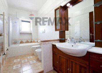 Bagno - Three-room apartment Via Don Giuseppe De Mattia
 
2, Capurso - photo 10