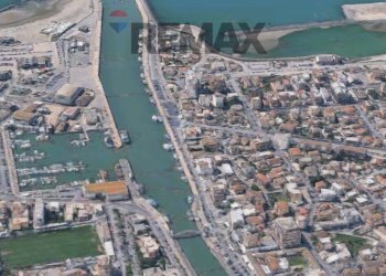 Vista dell\'acqua - Attività Commerciale via della torre clementina, Fiumicino - foto 5