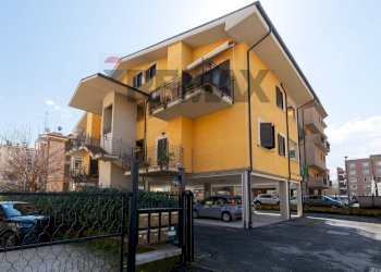 Edificio all\'aperto - Villa Bifamiliare via col di lana
18bis, Monterotondo - foto 34