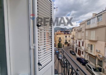 Balcone - Semi-detached house piazza monsignor tommaso mannino
 
62, Carini - photo 9