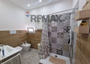 Bagno - Semi-detached house piazza monsignor tommaso mannino
 
62, Carini - photo 19