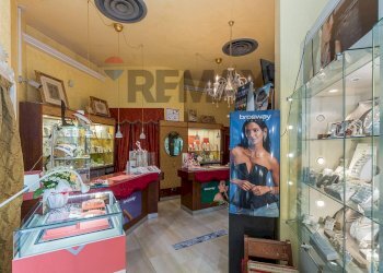 Dispensa di stoccaggio - Attività Commerciale Lentini - foto 16