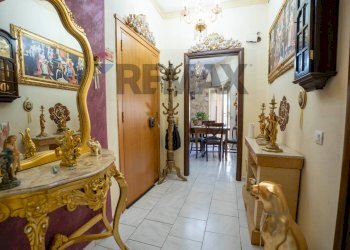 Hall / corridoio - Three-room apartment Via Curtatone E Montanara/Via Sardegna
 
1/10, Catania - photo 3