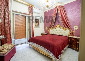 Camera / camera da letto - Three-room apartment Via Curtatone E Montanara/Via Sardegna
 
1/10, Catania - photo 4