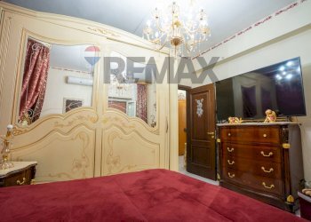 Camera / camera da letto - Three-room apartment Via Curtatone E Montanara/Via Sardegna
 
1/10, Catania - photo 5