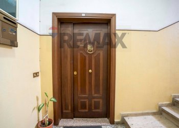 Ricezione / Lobby - Three-room apartment Via Curtatone E Montanara/Via Sardegna
 
1/10, Catania - photo 13