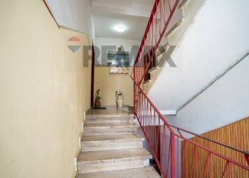 Scale - Three-room apartment Via Curtatone E Montanara/Via Sardegna
 
1/10, Catania - photo 15