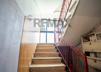 Scale - Three-room apartment Via Curtatone E Montanara/Via Sardegna
 
1/10, Catania - photo 17
