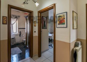 Hall / corridoio - Four-room apartment Via Regione Siciliana
 
20, Mascalucia - photo 5