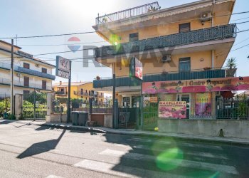 Edificio all\'aperto - Four-room apartment Via Regione Siciliana
 
20, Mascalucia - photo 27