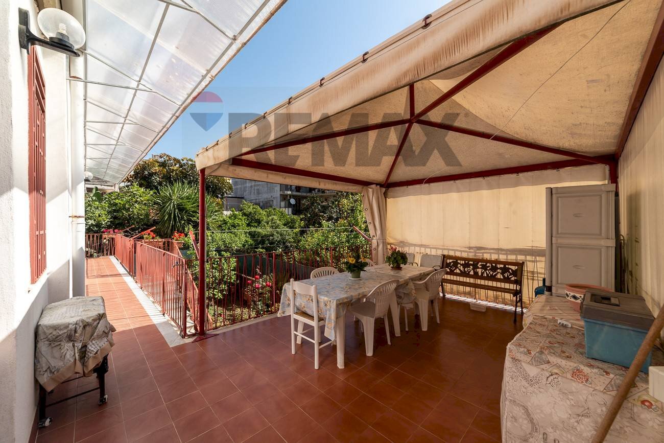 Terrazza - Appartamento Via Consalazione
90, Aci Catena - foto 2