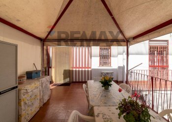 Terrazza - Appartamento Via Consalazione
 
90, Aci Catena - foto 1