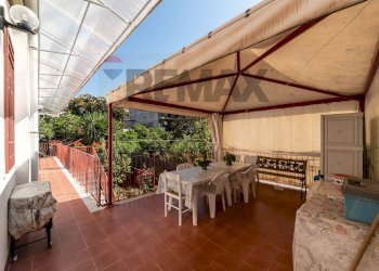 Terrazza - Appartamento Via Consalazione
 
90, Aci Catena - foto 2
