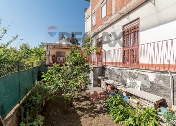 Giardino - Appartamento Via Consalazione
 
90, Aci Catena - foto 3