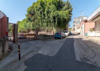 Edificio all\'aperto - Appartamento Via Consalazione
 
90, Aci Catena - foto 8