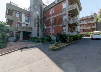 Edificio all\'aperto - Appartamento Via Consalazione
 
90, Aci Catena - foto 9