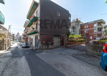 Edificio all\'aperto - Appartamento Via Consalazione
 
90, Aci Catena - foto 10