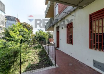 Casa all\'aperto - Appartamento Via Consalazione
 
90, Aci Catena - foto 11