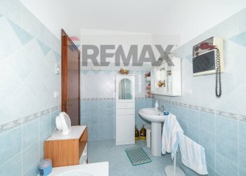 Bagno - Appartamento Via Consalazione
 
90, Aci Catena - foto 17
