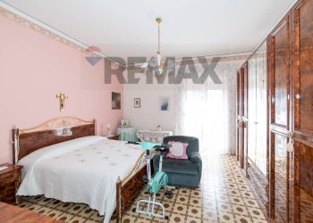 Camera / camera da letto - Appartamento Via Consalazione
 
90, Aci Catena - foto 20