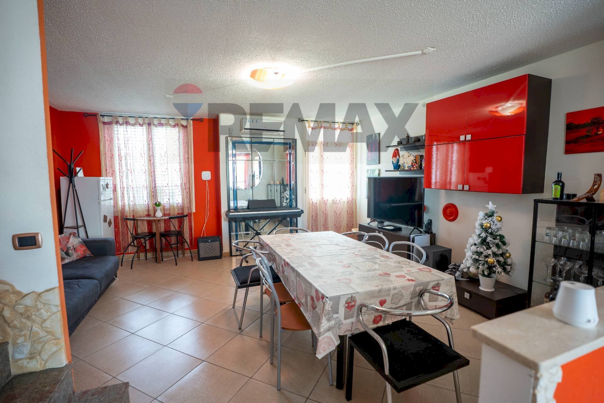 Sala da pranzo - Independent house Contrada Costa Saracena
 
212, Augusta - photo 1