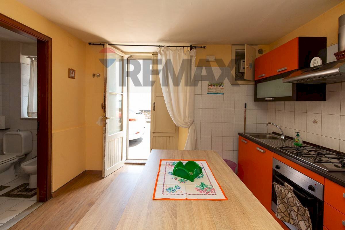 Cucina - Casa indipendente Via IV Novembre
139, Giardini-Naxos - foto 2