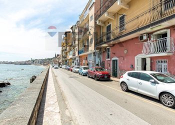 Edificio all\'aperto - Casa indipendente Via IV Novembre
139, Giardini-Naxos - foto 15
