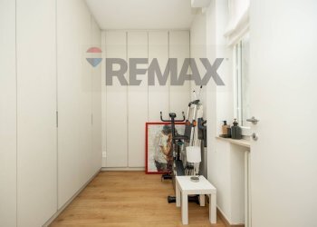 Hall / corridoio - Three-room apartment CORSO SEMPIONE
 
81, Milano - photo 27