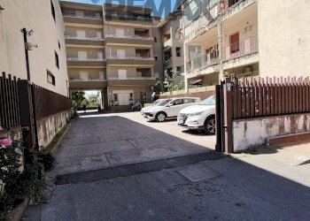 Edificio all\'aperto - Trilocale VIA GARIBALDI
 
224, Calatabiano - foto 1