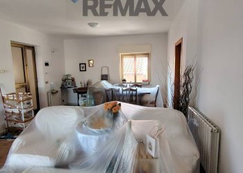 Camera / camera da letto - Trilocale VIA GARIBALDI
 
224, Calatabiano - foto 30