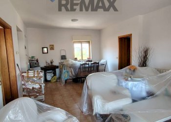 Sala da pranzo - Trilocale VIA GARIBALDI
 
224, Calatabiano - foto 31