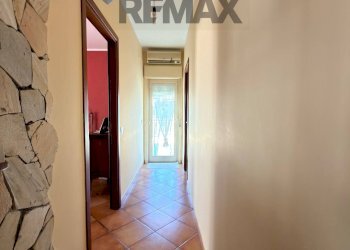 Hall / corridoio - Four-room apartment VIA ENRICO BERLINGUER
 
5, Gaggi - photo 23