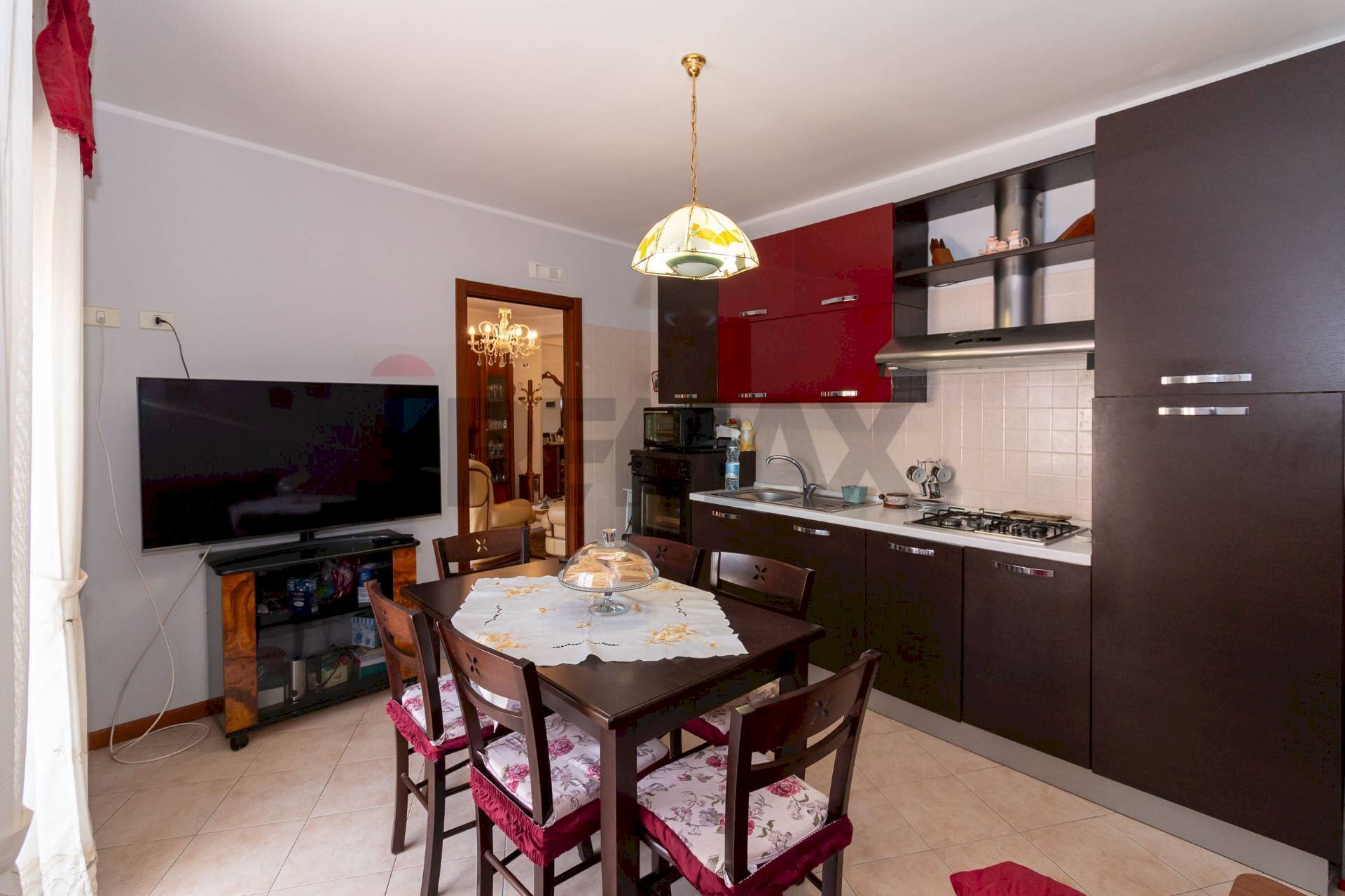Sala da pranzo - Appartamento Via Antonino corsaro
 
9, Camporotondo Etneo - foto 2