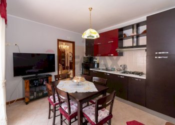 Sala da pranzo - Apartment Via Antonino corsaro
 
9, Camporotondo Etneo - photo 2