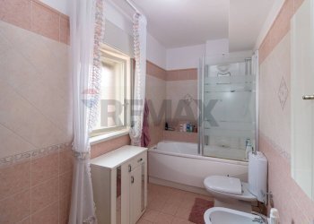 Bagno - Apartment Via Antonino corsaro
 
9, Camporotondo Etneo - photo 24
