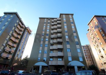 Edificio all\'aperto - Box viale isonzo
6, Sesto San Giovanni - foto 2
