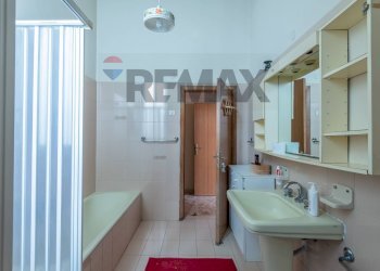 Bagno - Casa indipendente Via Principe Amedeo di Savoia
 
27, Pachino - foto 24