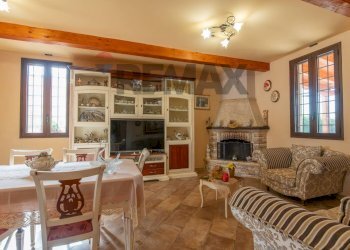 Sala da pranzo - Villa Viale America
 
4, Avola - photo 28