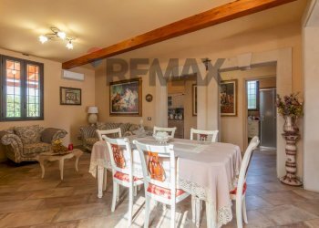 Sala da pranzo - Villa Viale America
 
4, Avola - photo 30