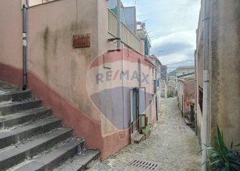 Edificio all\'aperto - Independent house via Niccolò Macchiavelli
 
34, Buccheri - photo 1