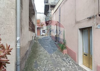 Edificio all\'aperto - Independent house via Niccolò Macchiavelli
 
34, Buccheri - photo 7