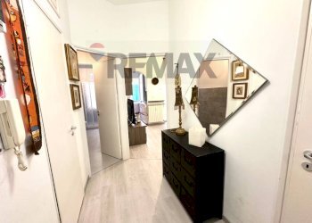 Hall / corridoio - Two-room apartment Via Maria Solari
 
5, Savona - photo 5